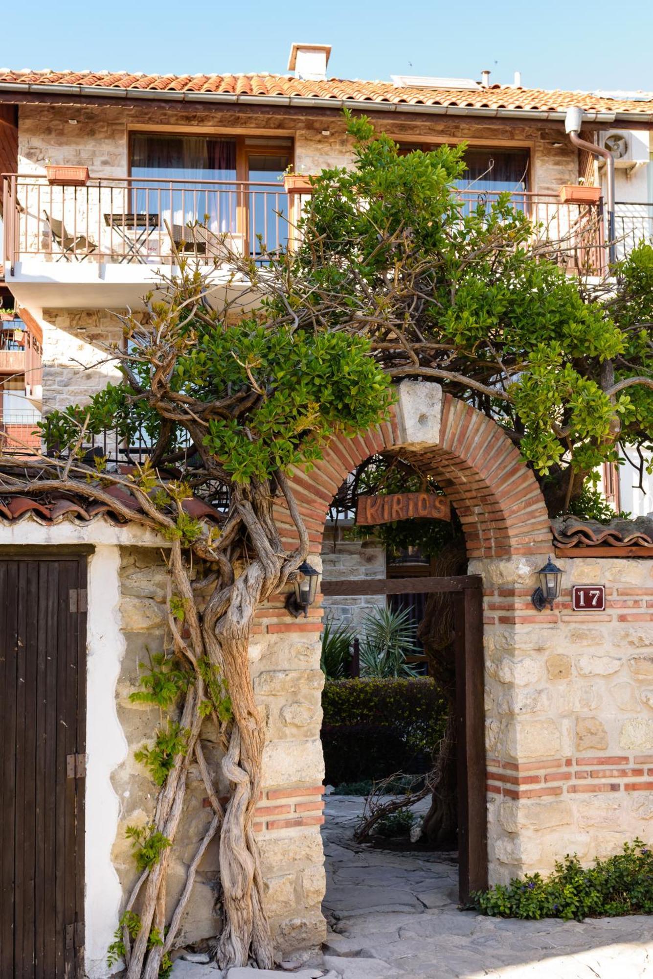 Kirios Hotel Nessebar Exterior foto